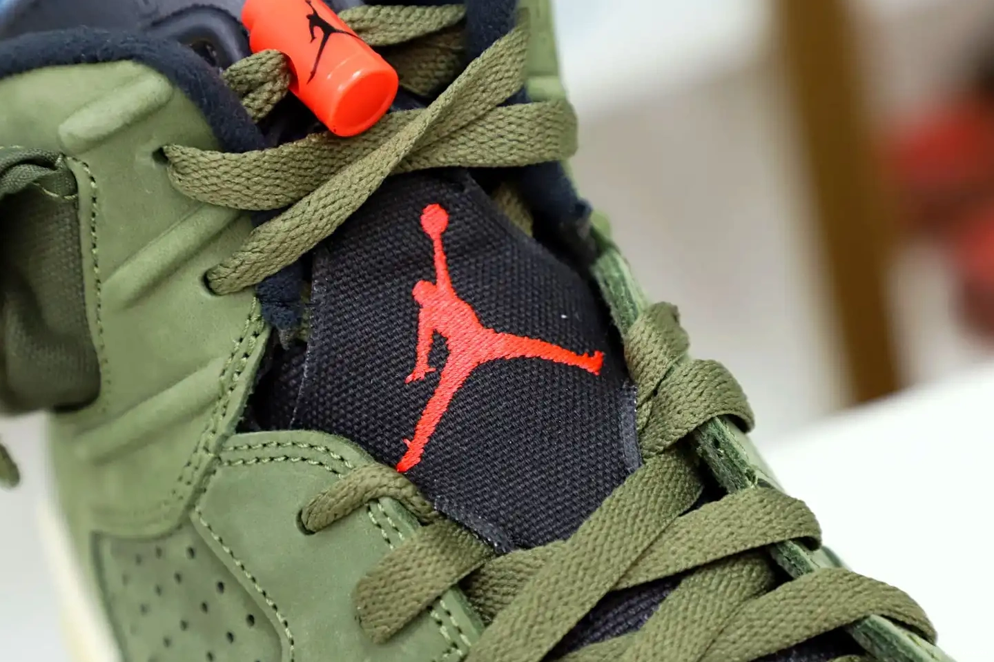 RETRO AIR 6 Kimikick 'OLIVE' TRAVIS SCOTT JORDAN X 0701